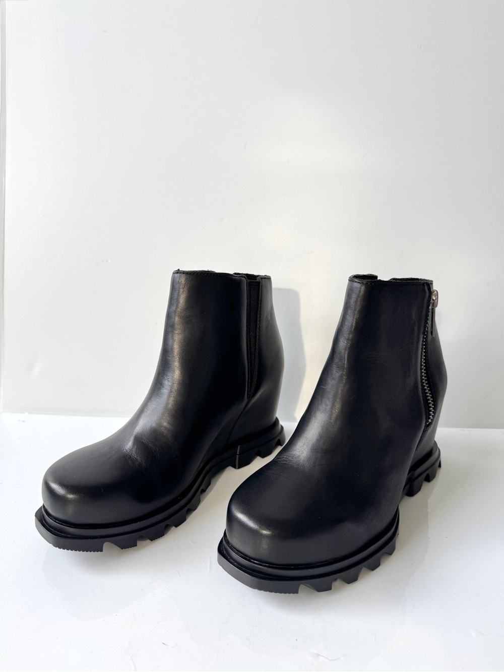Sorel Joan of Arctic III Black Waterproof Leather Wedge Booties Size 6